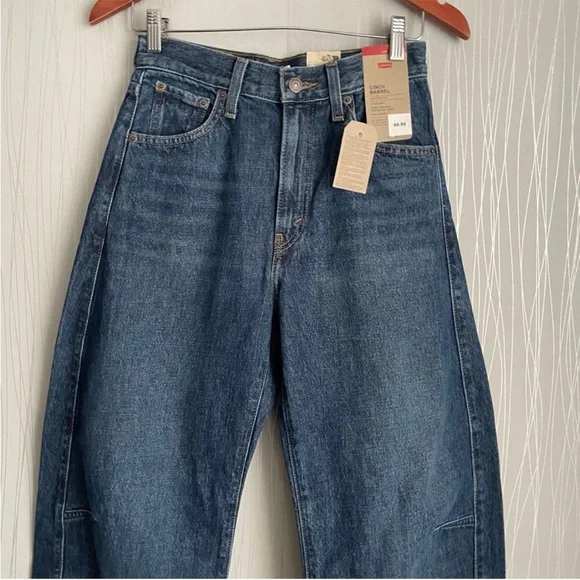 NWT Levi’s Cinch Barrel Jeans - Picture 5 of 16